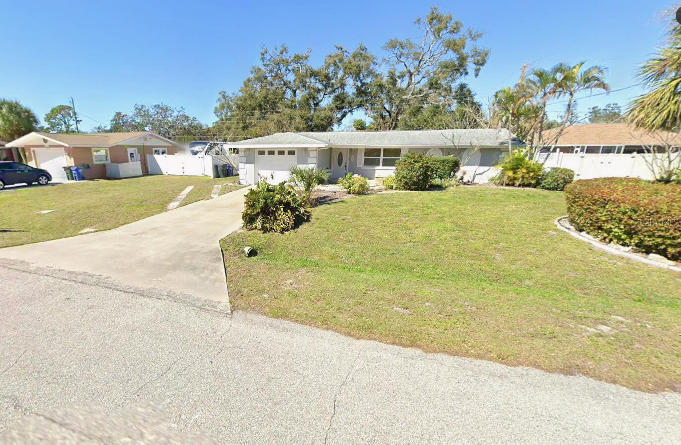360 Foxglove Road — photo