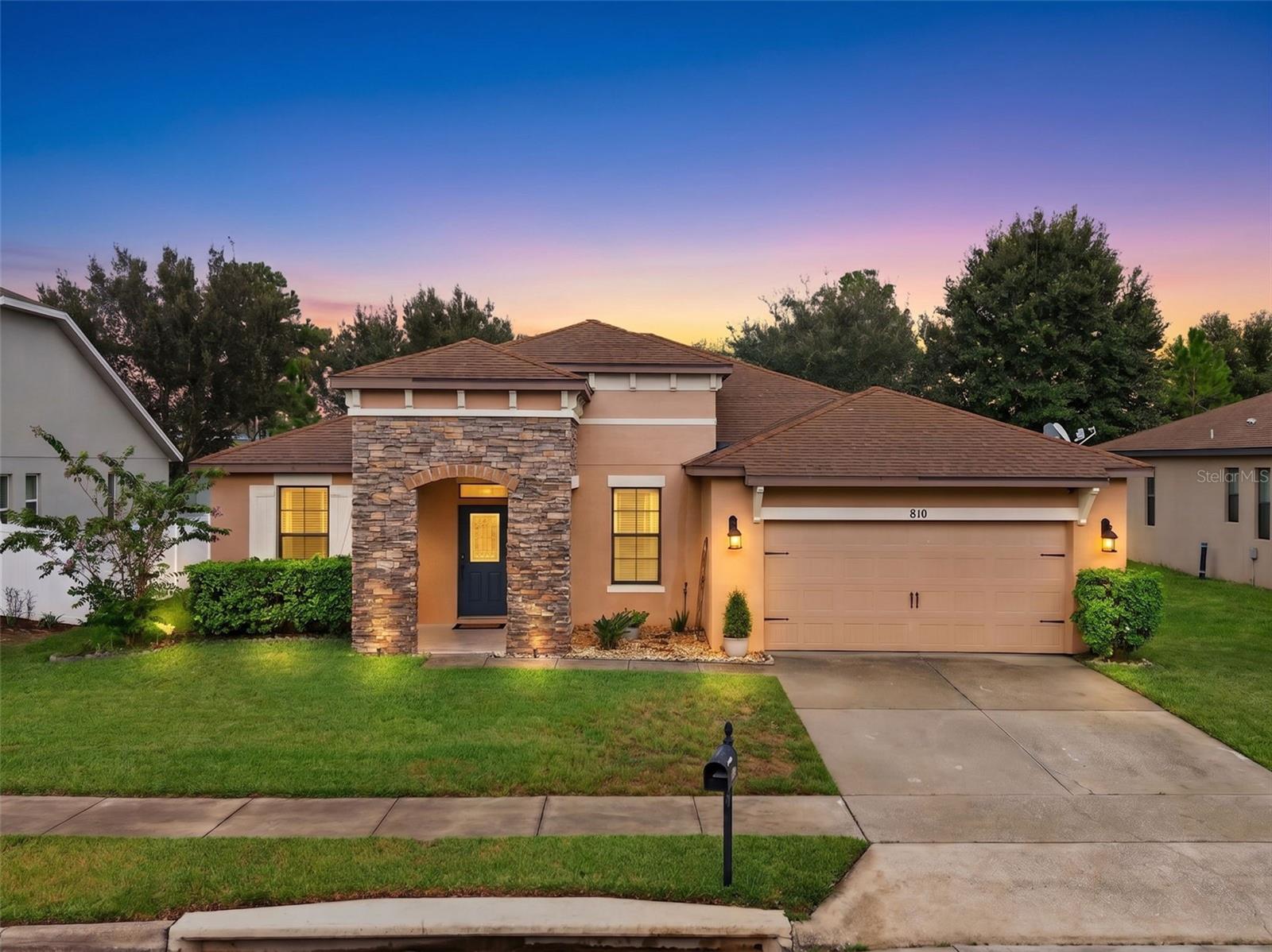 810 Woods Landing Drive — photo