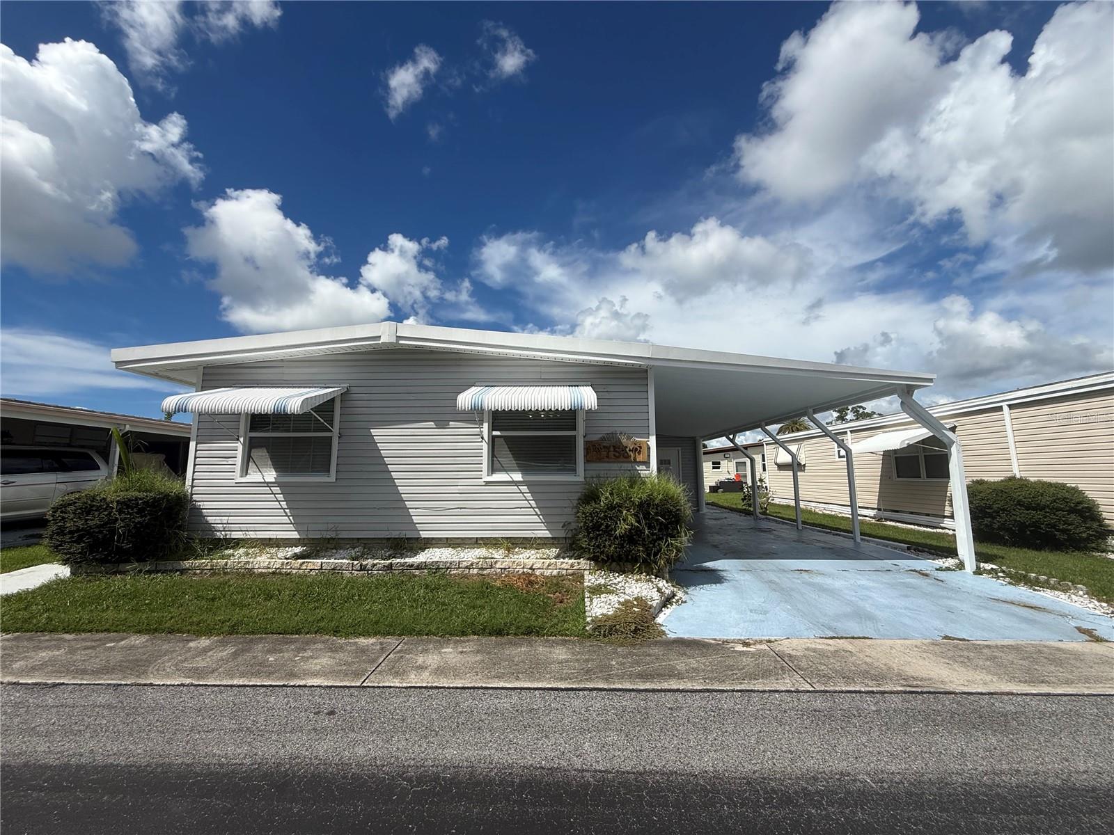 758 Royal Palm Circle — photo