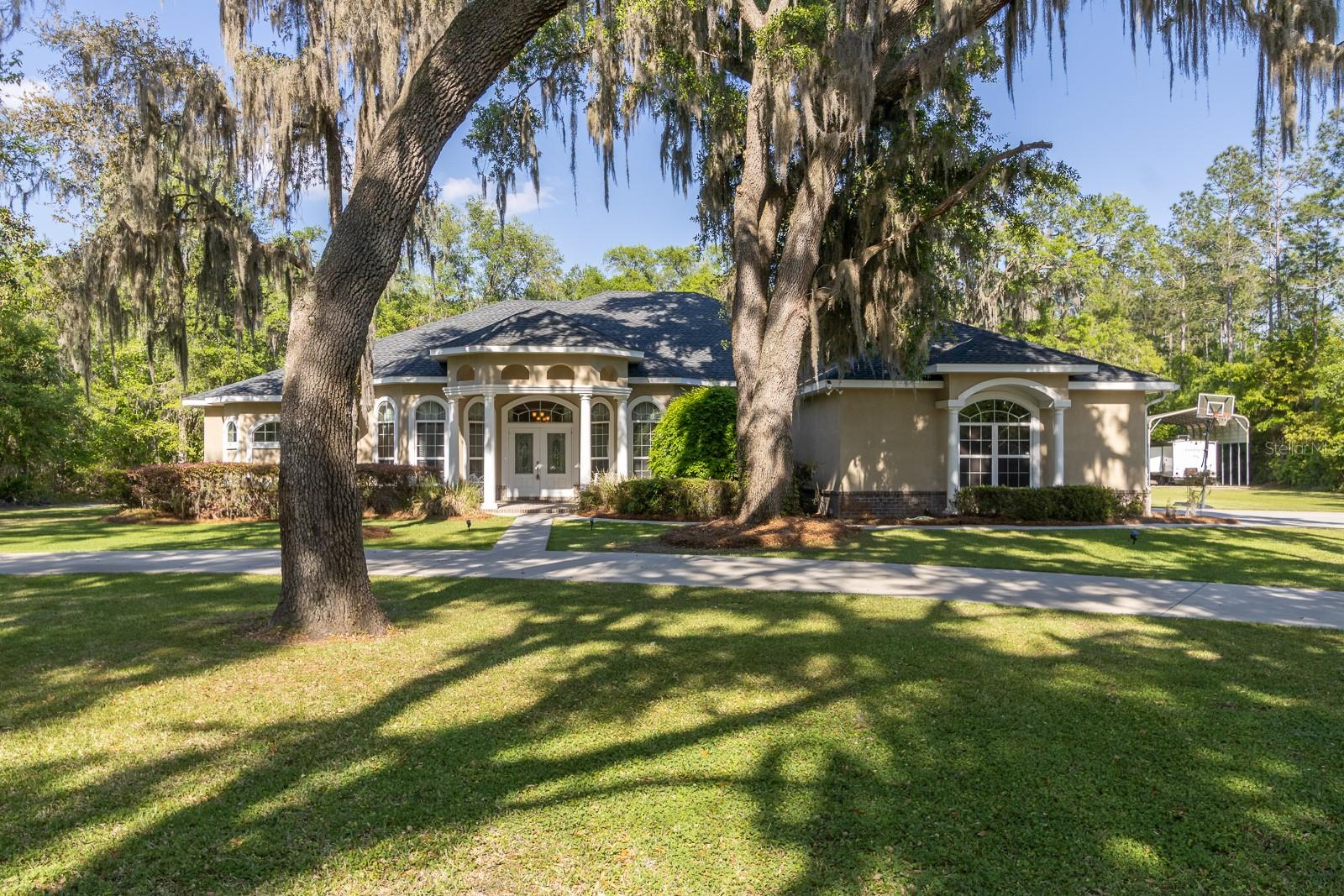 163 NW Amber Court — photo