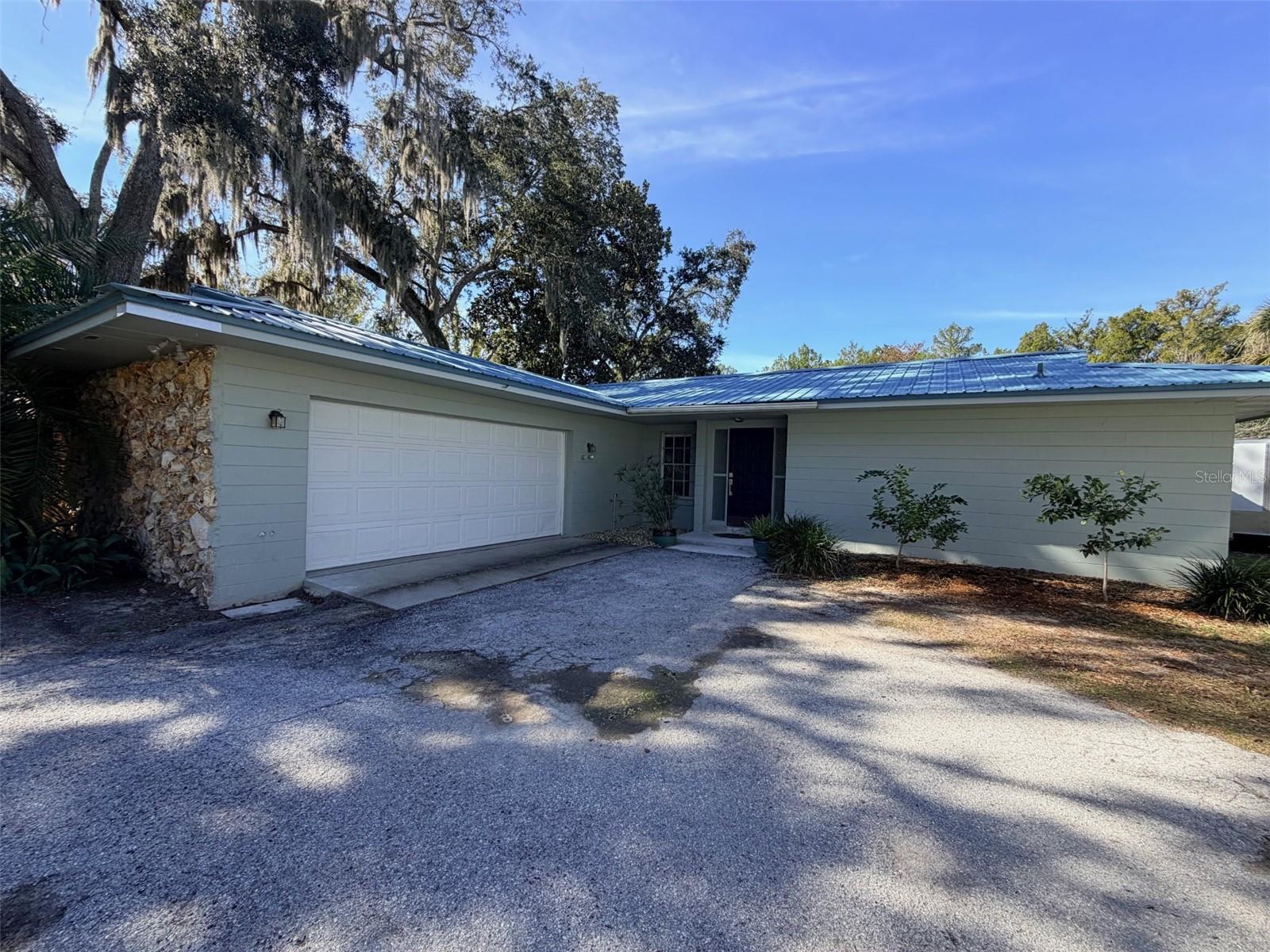 12 Palm Drive — photo