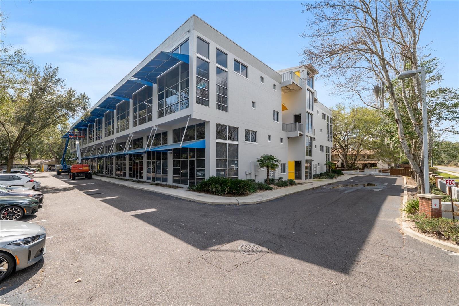 2515 SW 35th Place 219 — photo