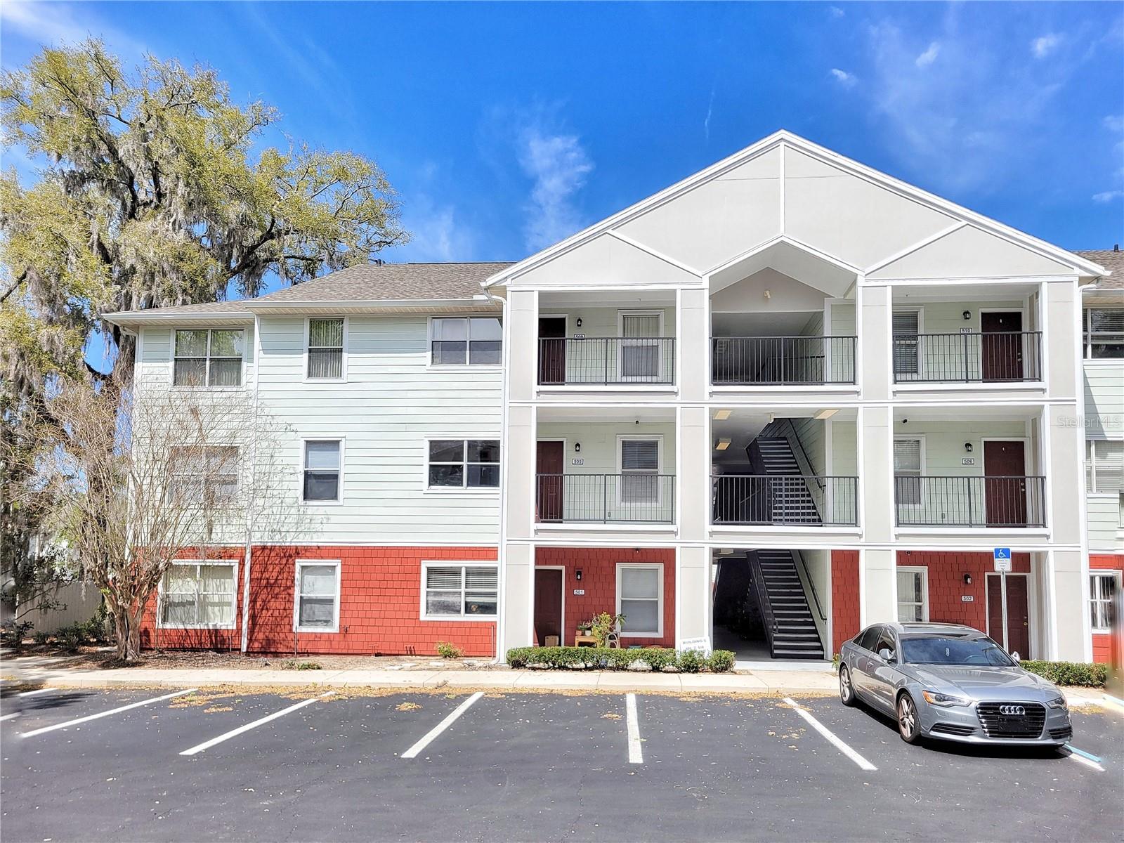 2360 SW Archer Road 505 — photo