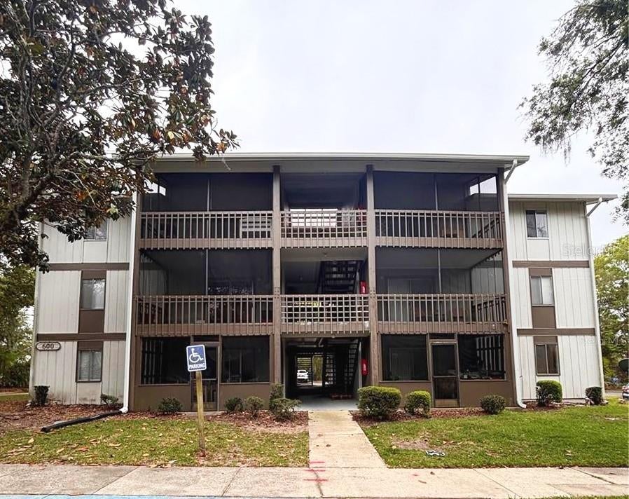 6519 W Newberry Road 604 — photo