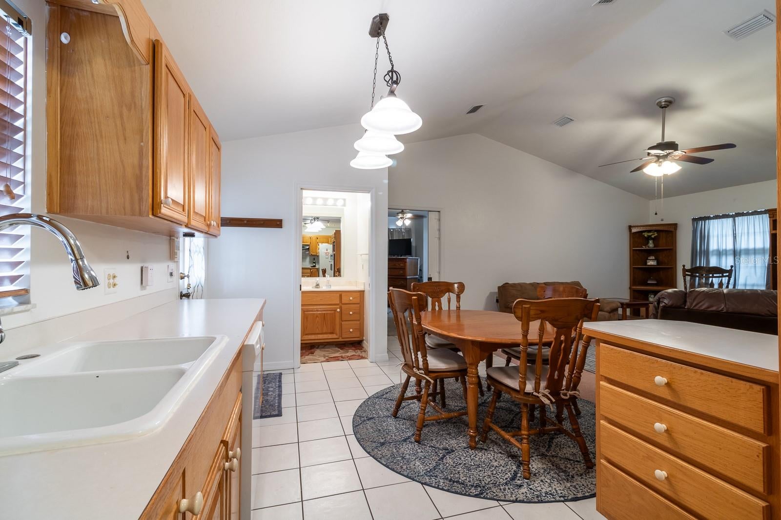 300 SW Brighton Court — photo