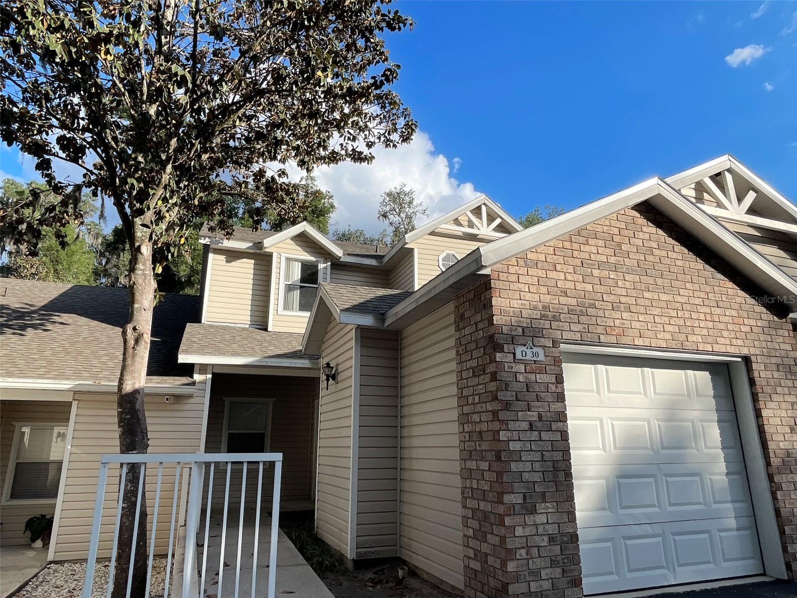 4700 SW Archer Road D30 — photo
