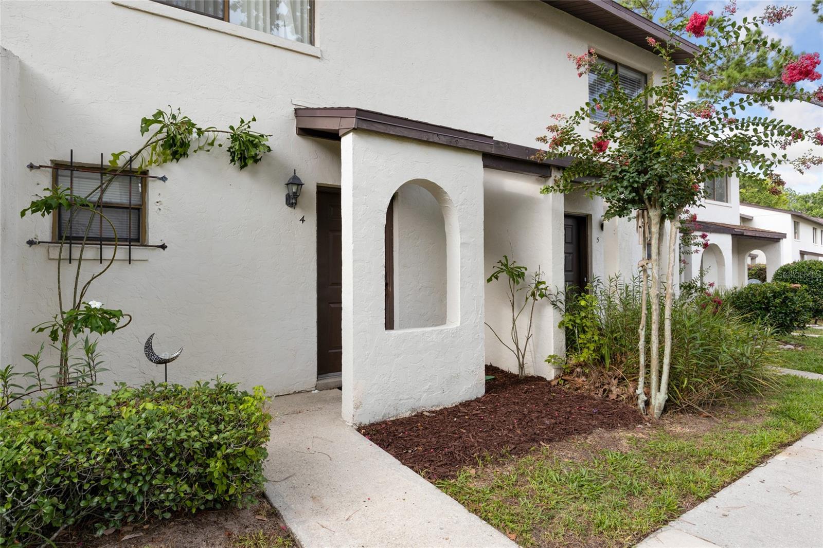 2635 SW 35th Place 1704 — photo