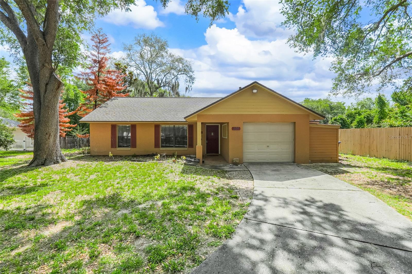 207 Howard Court — photo