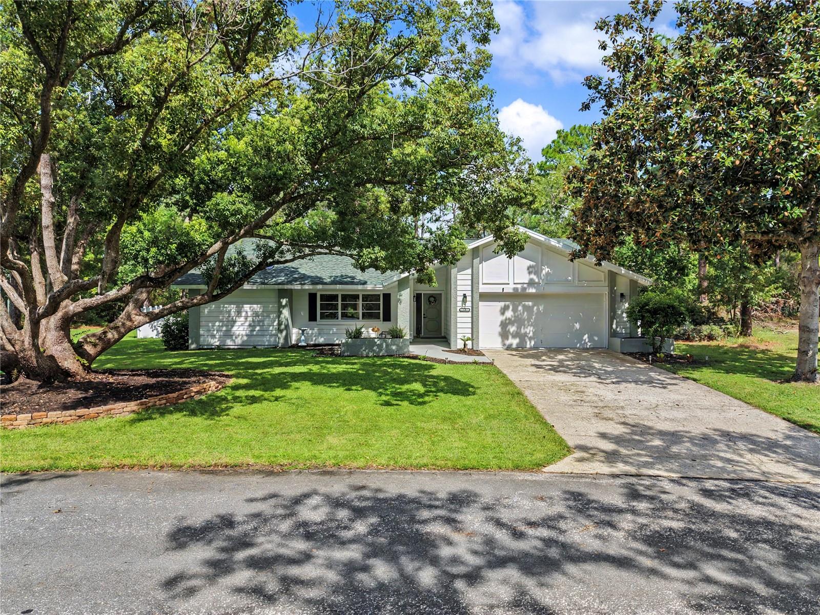 10 Colubrina Court — photo