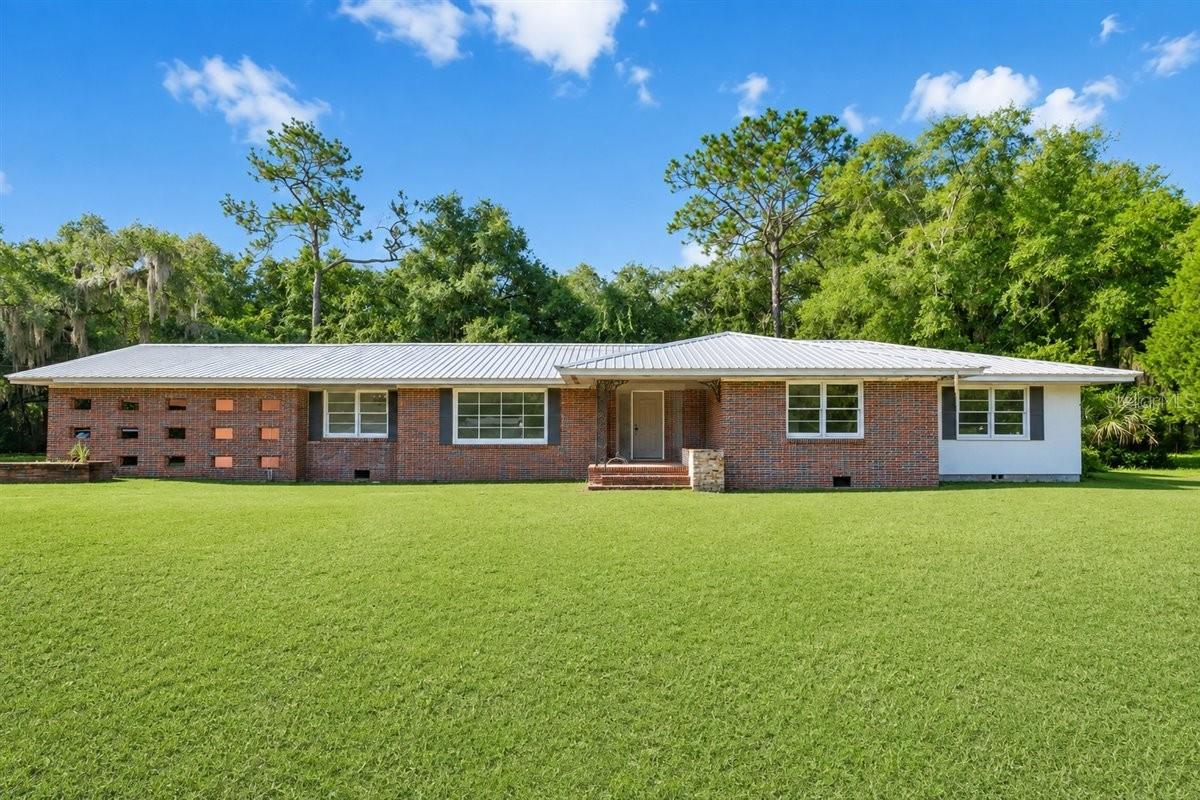 2107 Golf Drive — photo