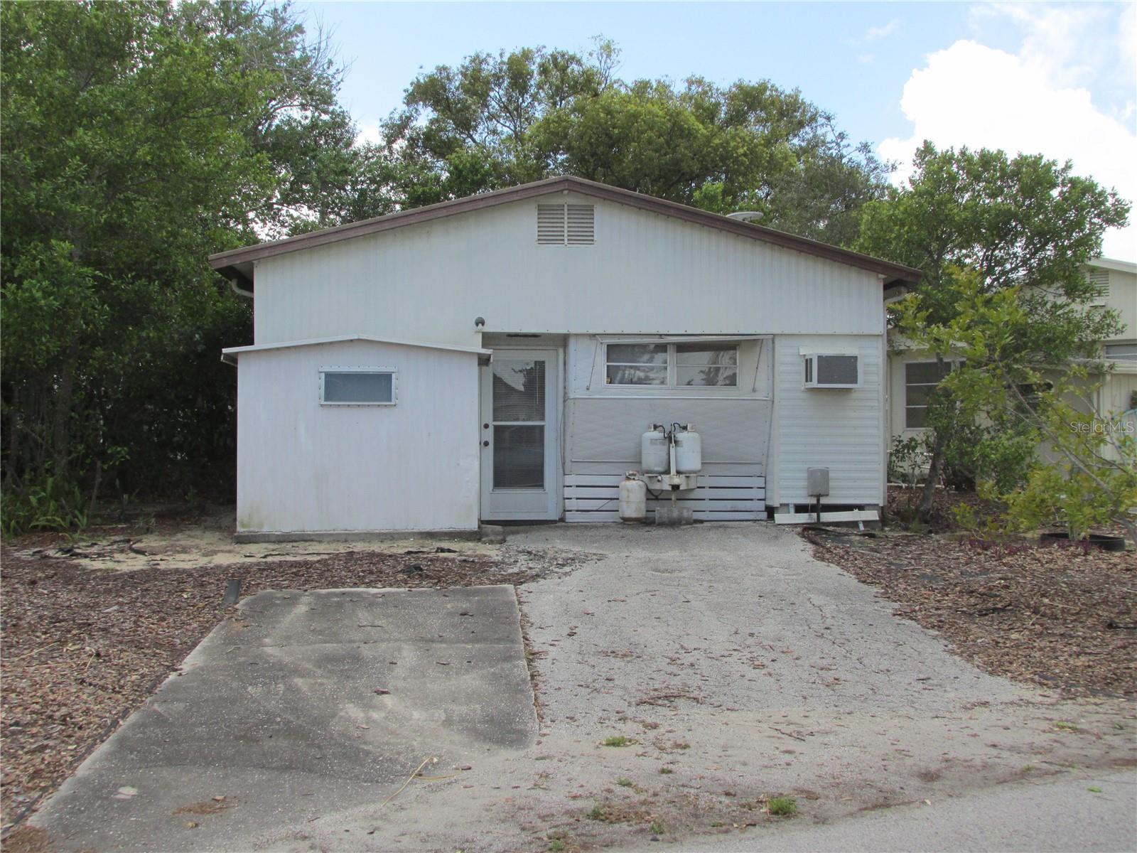 13 Saddlebag Trail S — photo