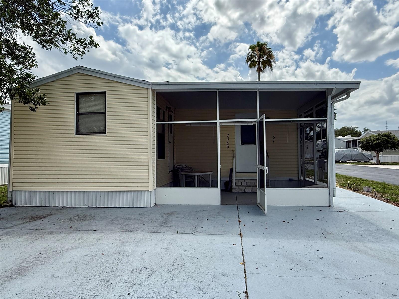 7360 International Circle — photo