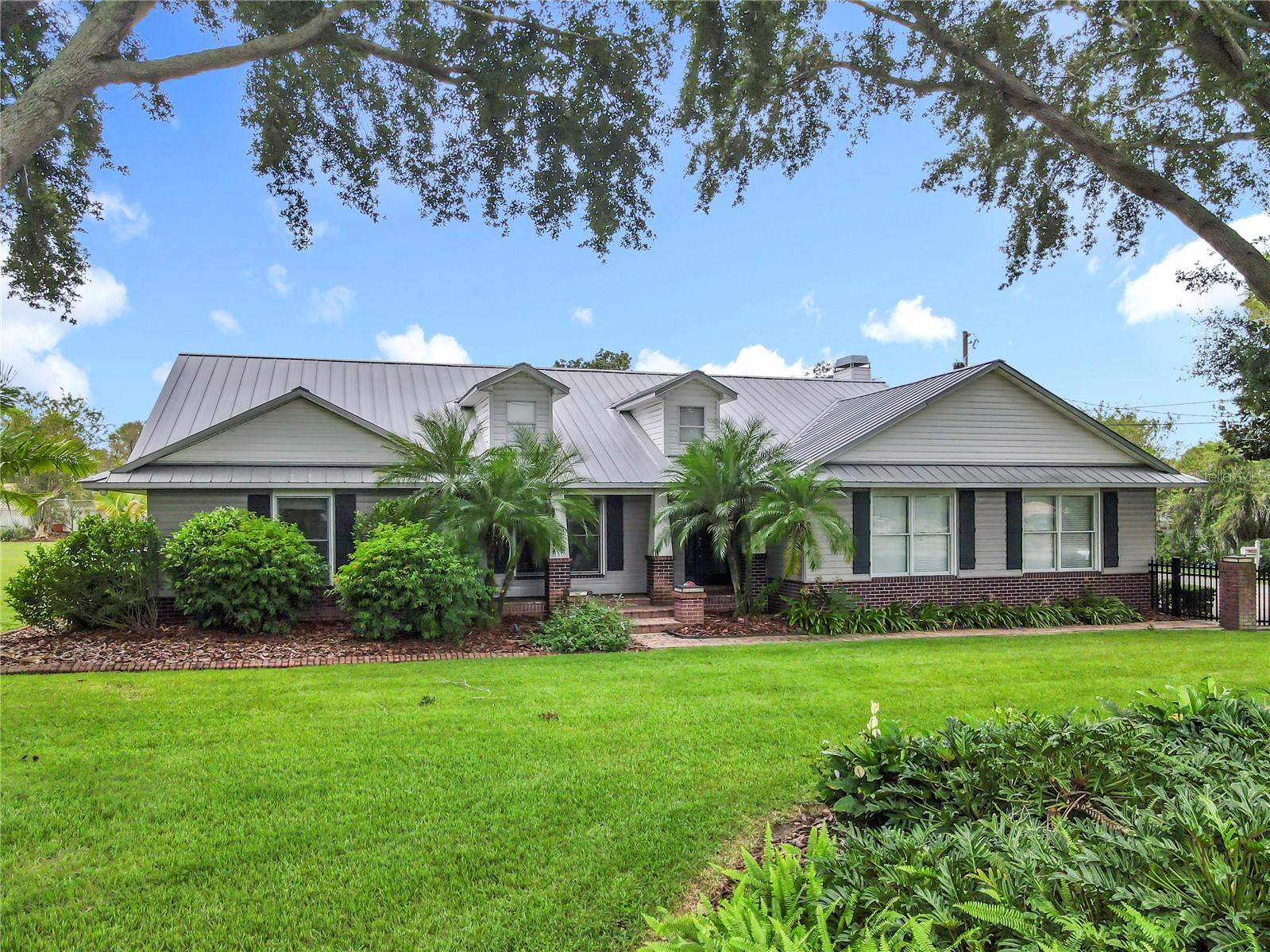 1414 Edmiston Court — photo