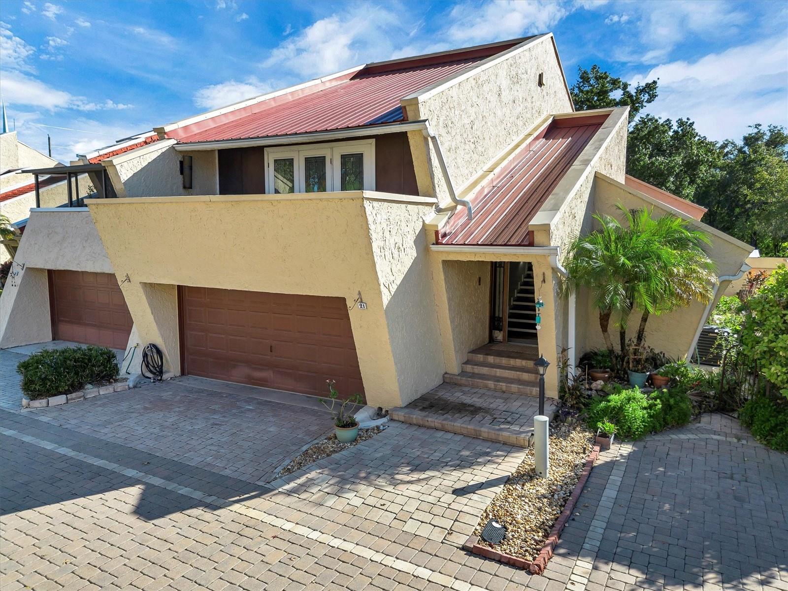 21 Casarena Court — photo