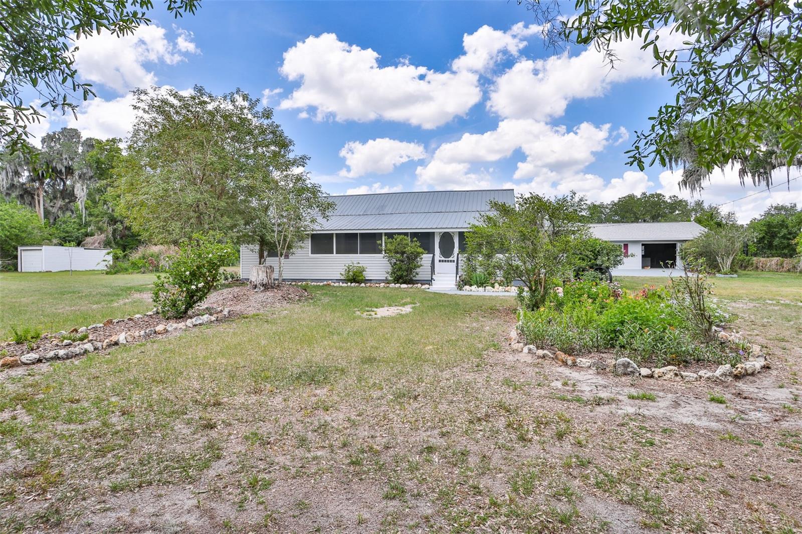 610 Lyle Parkway — photo