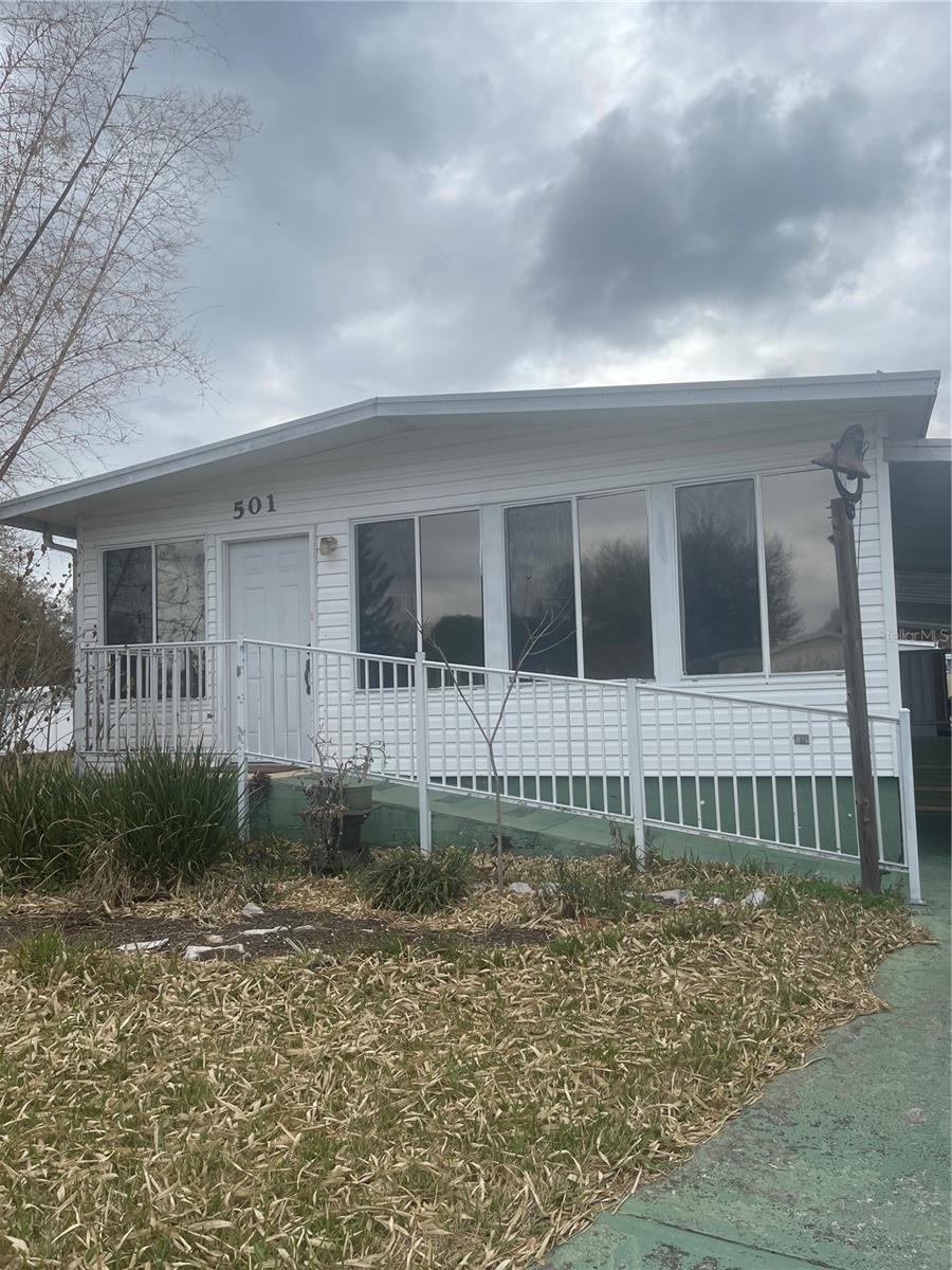501 Oak Ridge E — photo