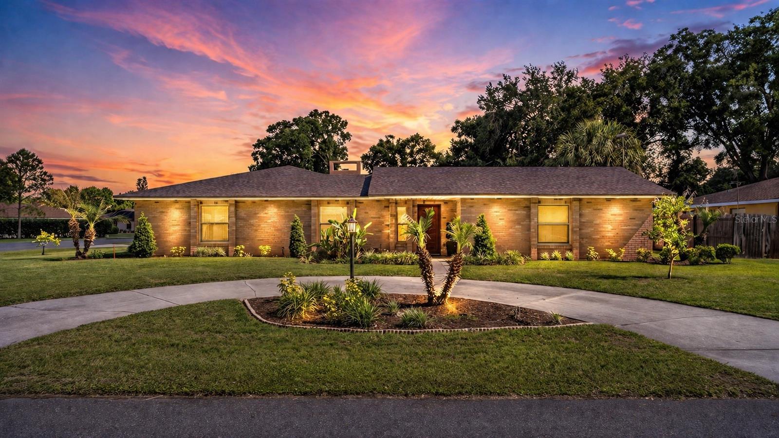 906 Crestview Drive — photo