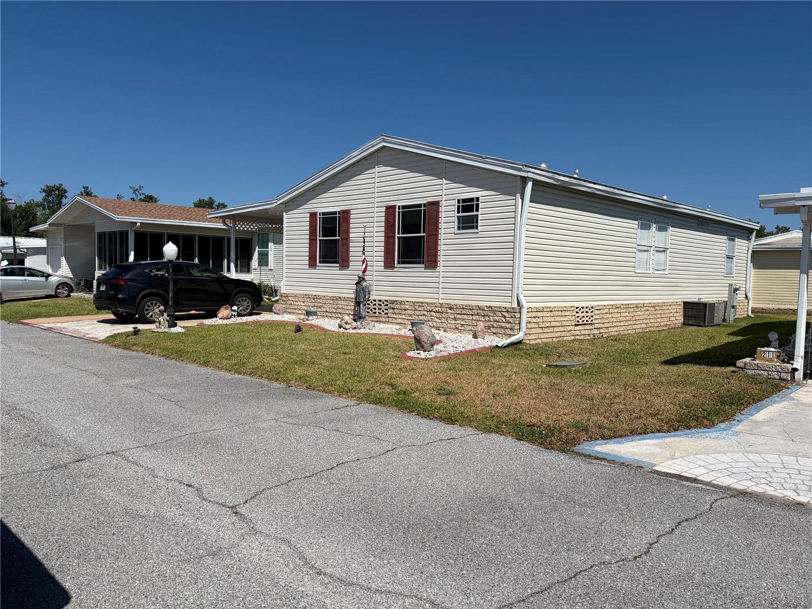 212 York Cottage Drive — photo