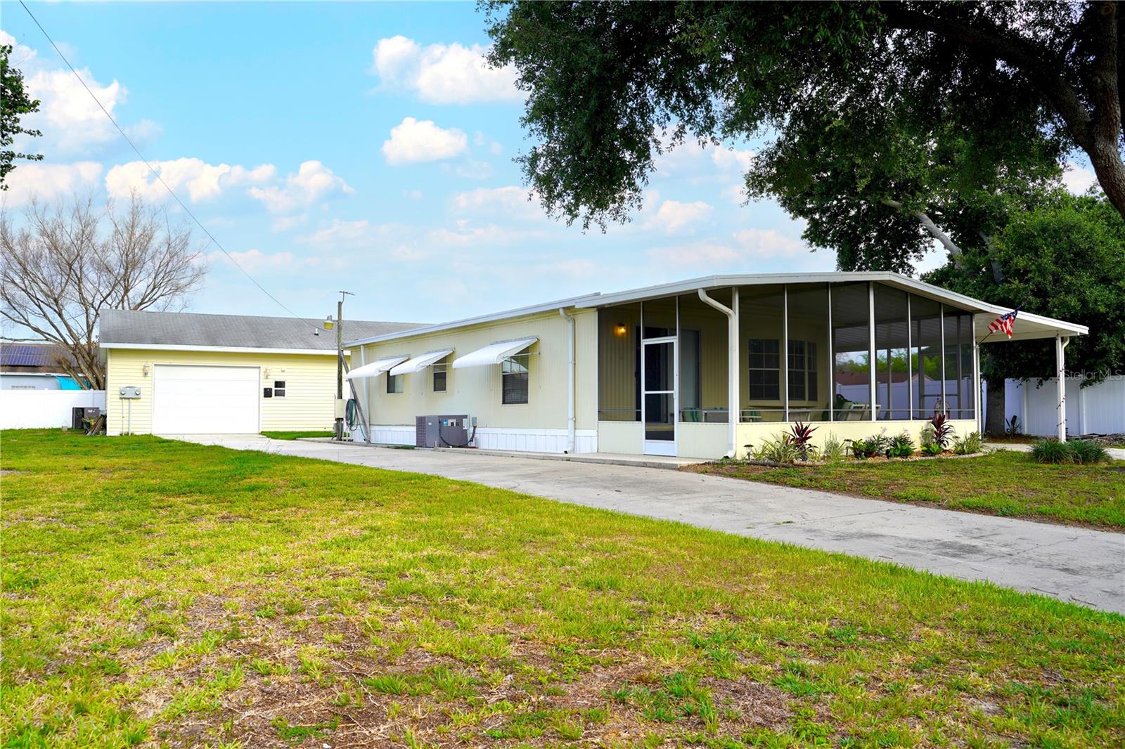 5747 Lake Fox Drive E — photo