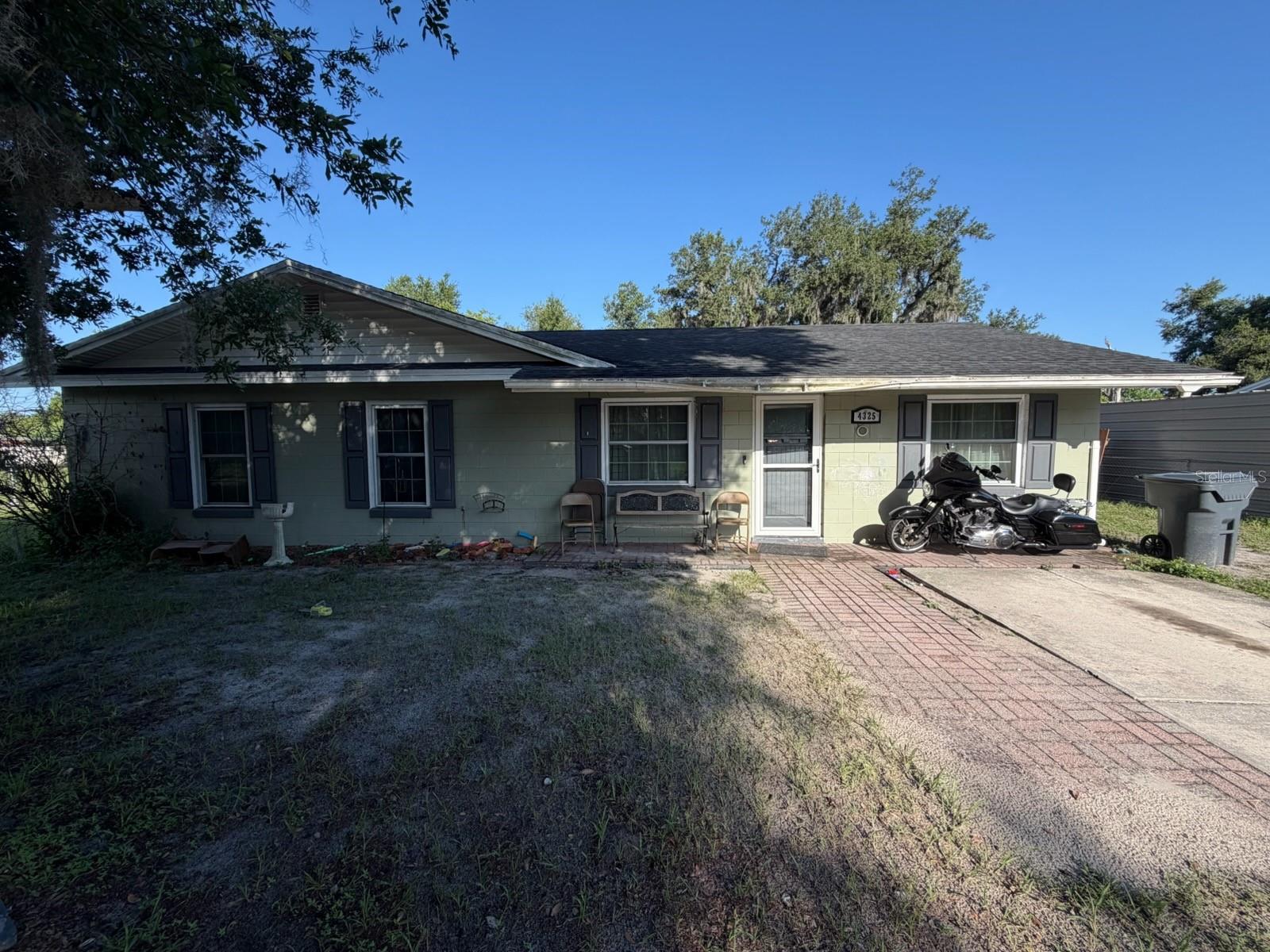 4325 Carolyn Way — photo