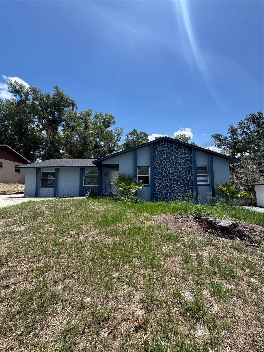 721 Greenleaf Lane — photo