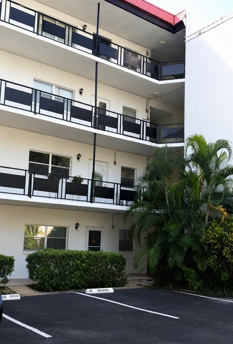 200 el Camino Drive 306 — photo
