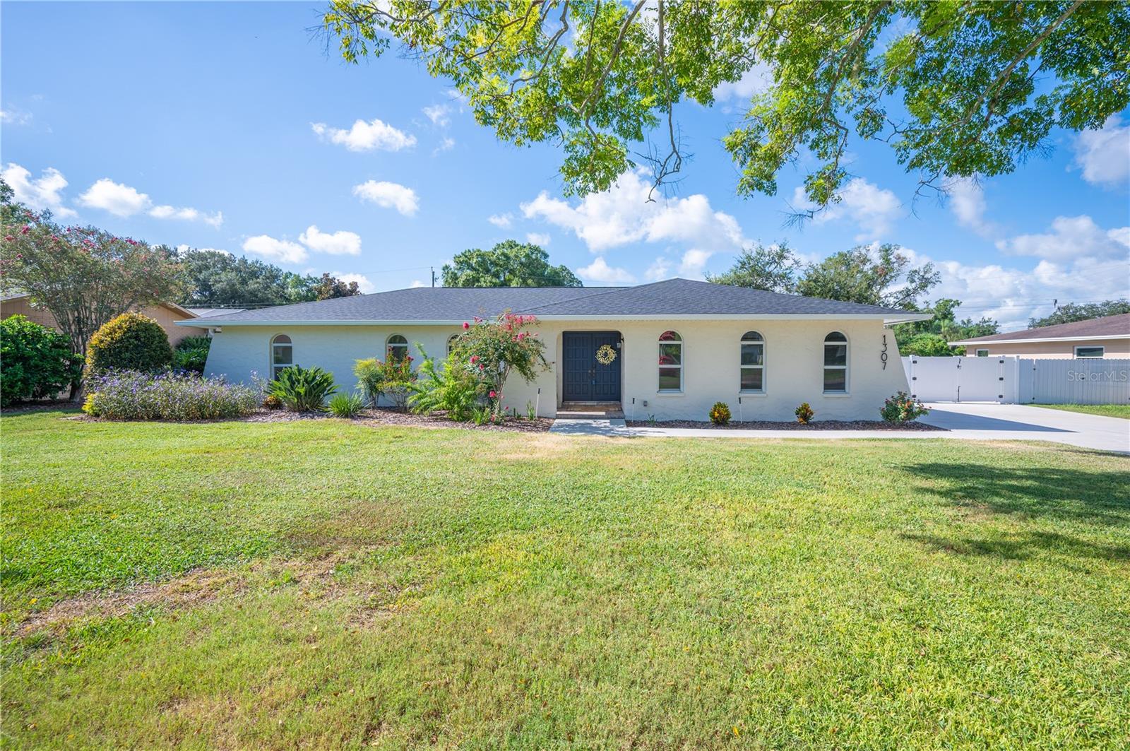1307 Fairlee Street — photo
