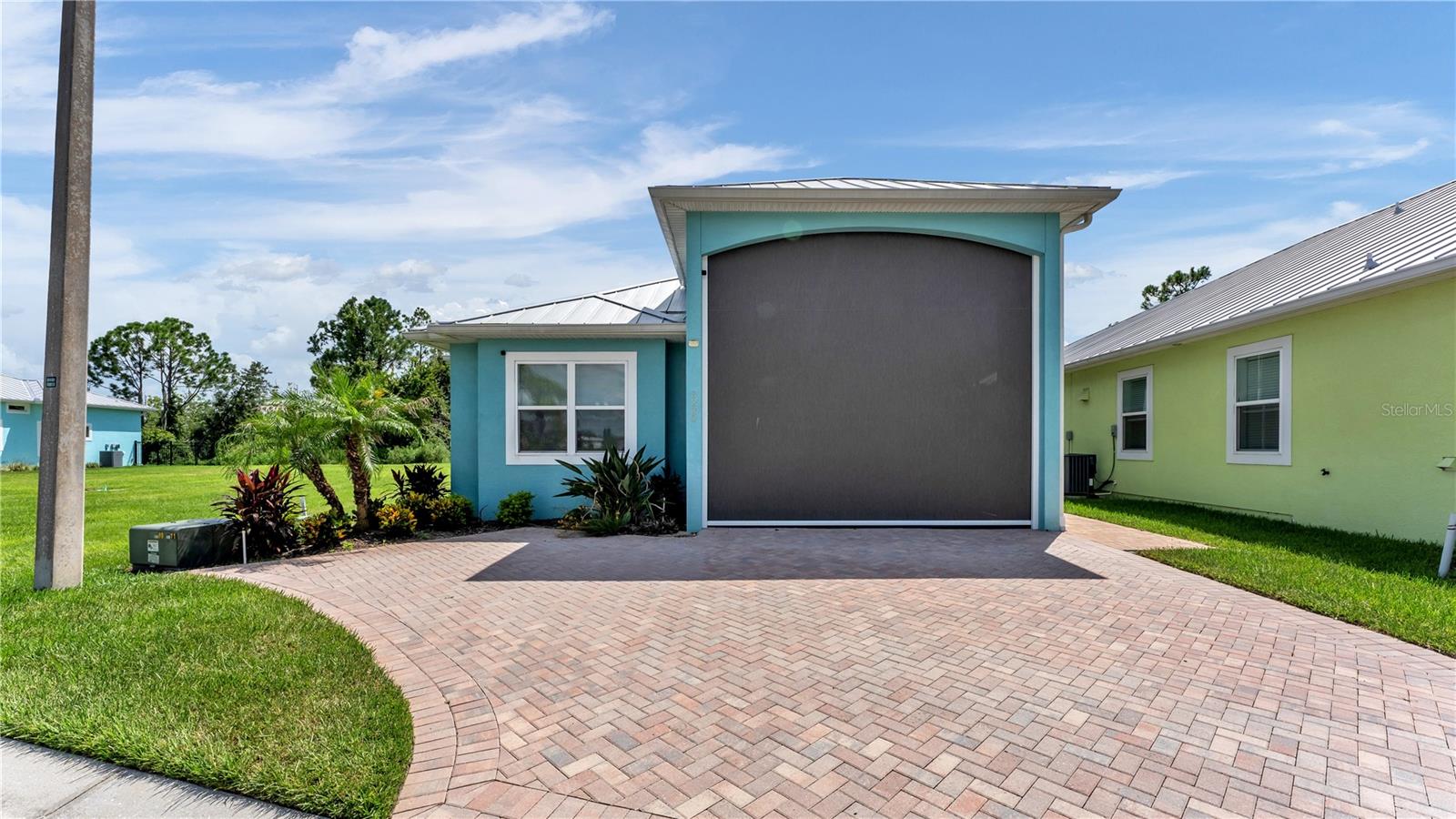 3220 Fish Hawk Drive — photo