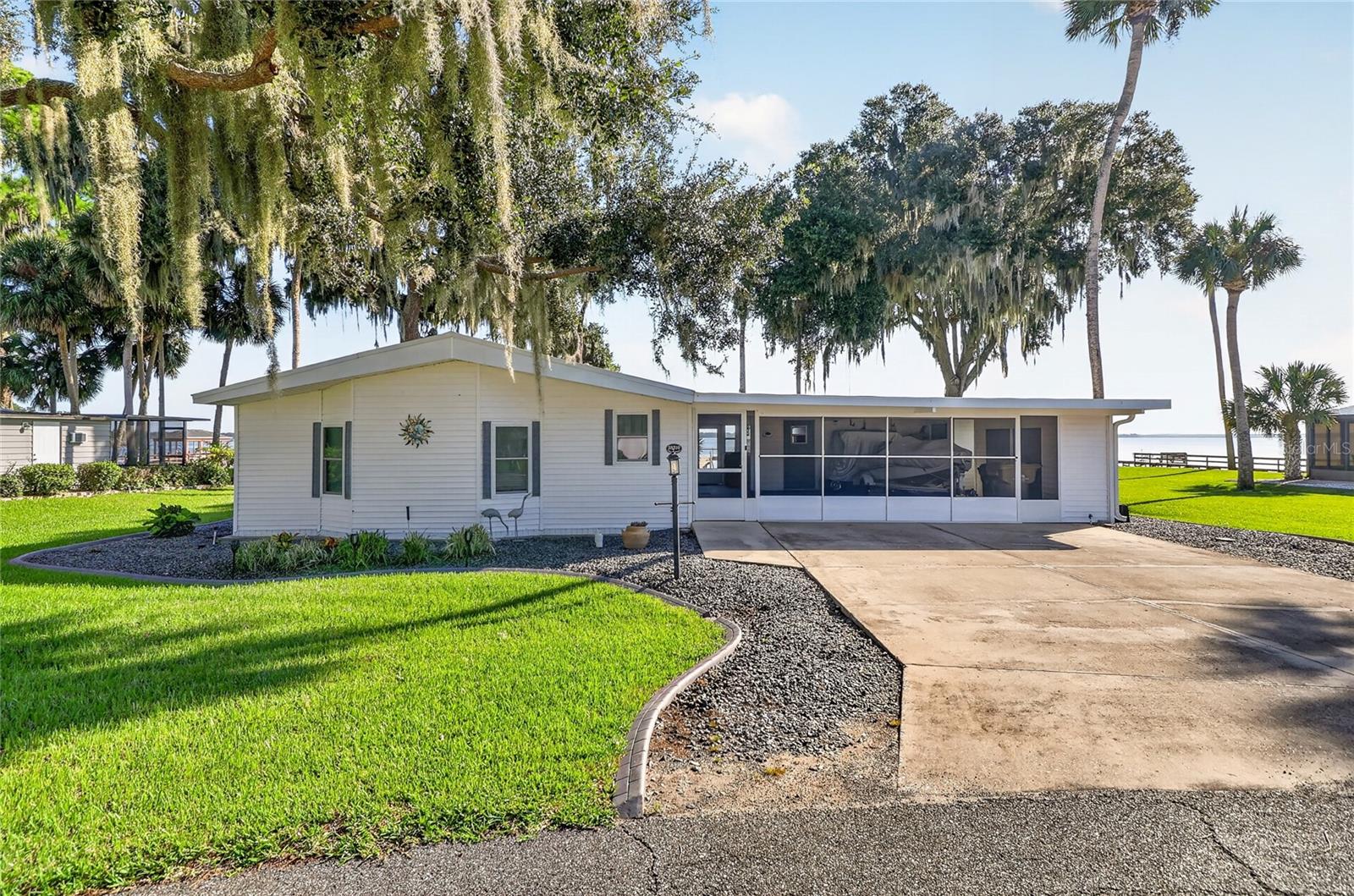 38310 Langlois Place — photo