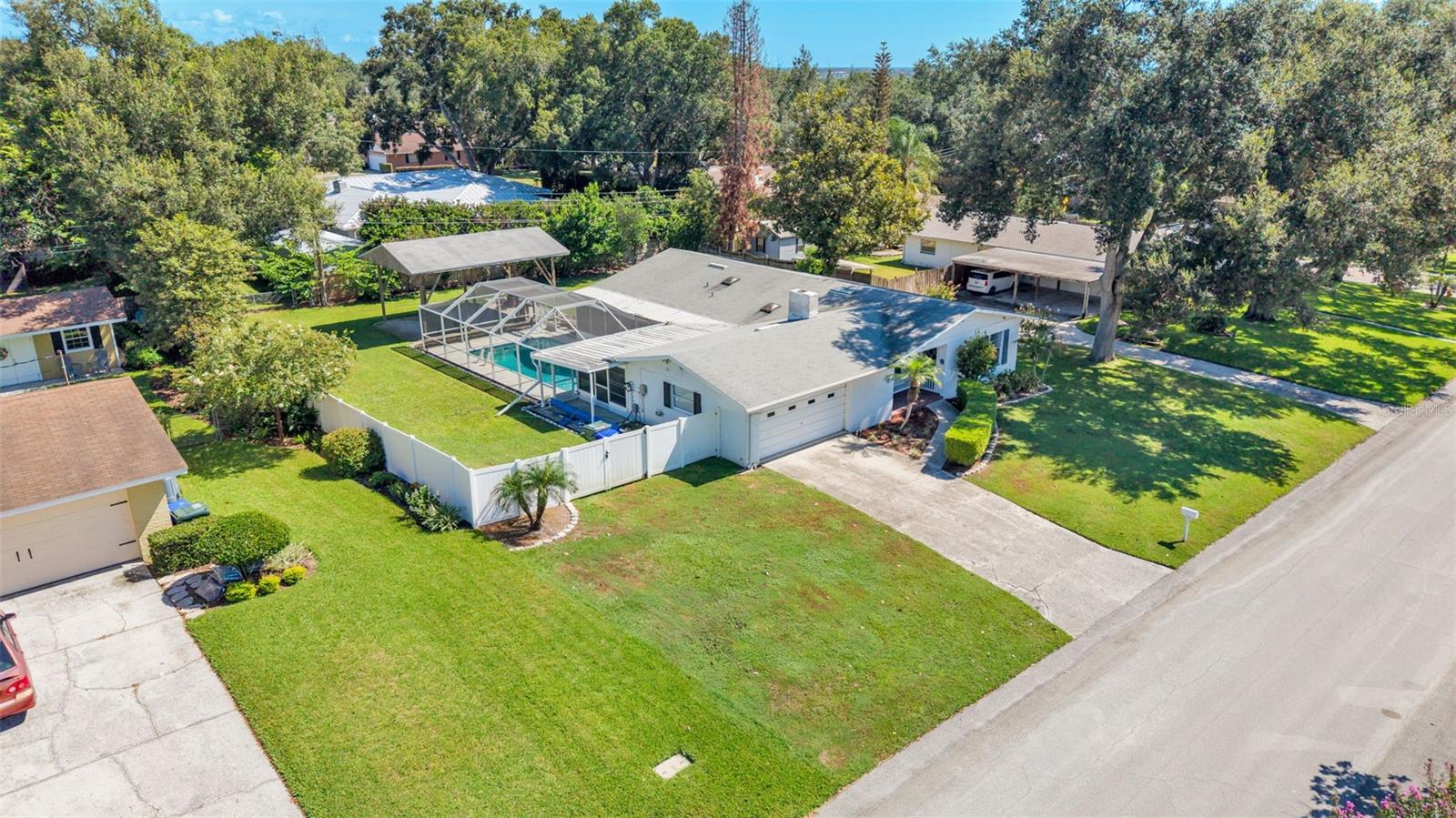 1722 Dooley Lane — photo