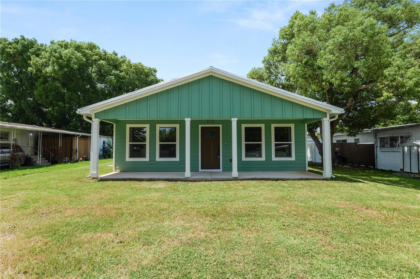 521 Skyline Drive E — photo