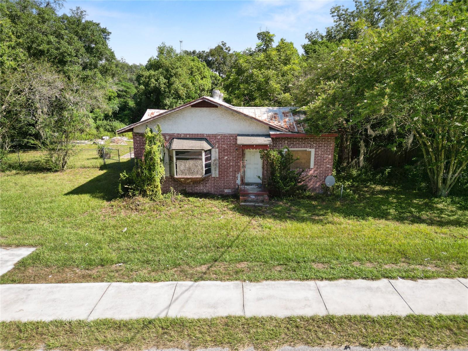 1609 W 10th Street — photo