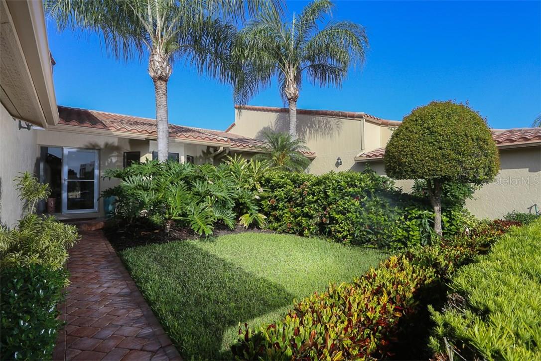 2319 Harbour Oaks Dr — photo