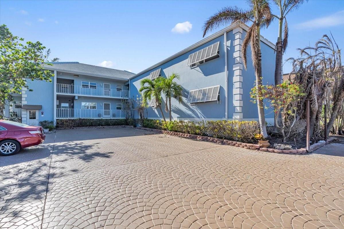 5621 Gulf Of Mexico Dr #102 — photo