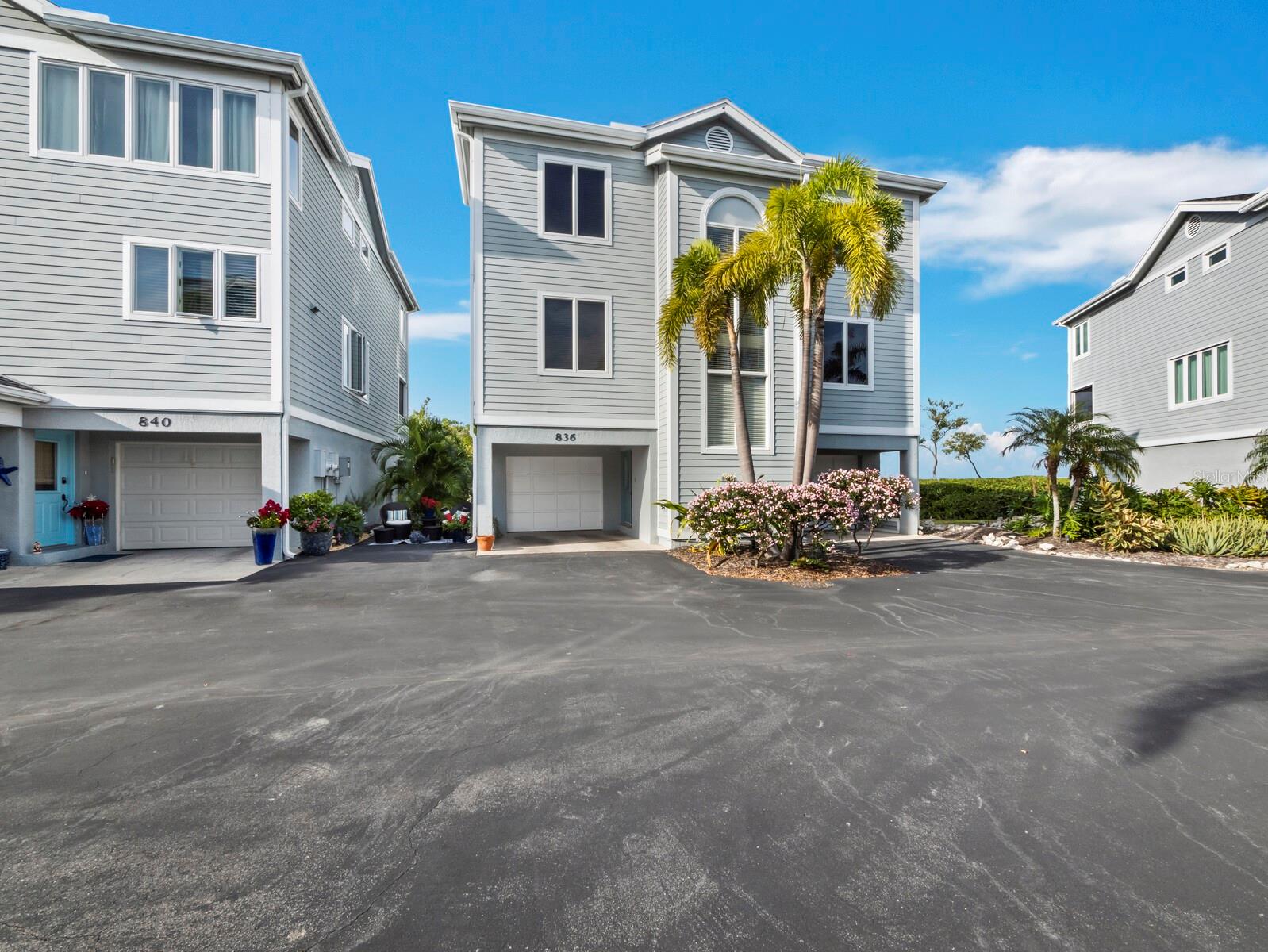 836 Evergreen Way — photo