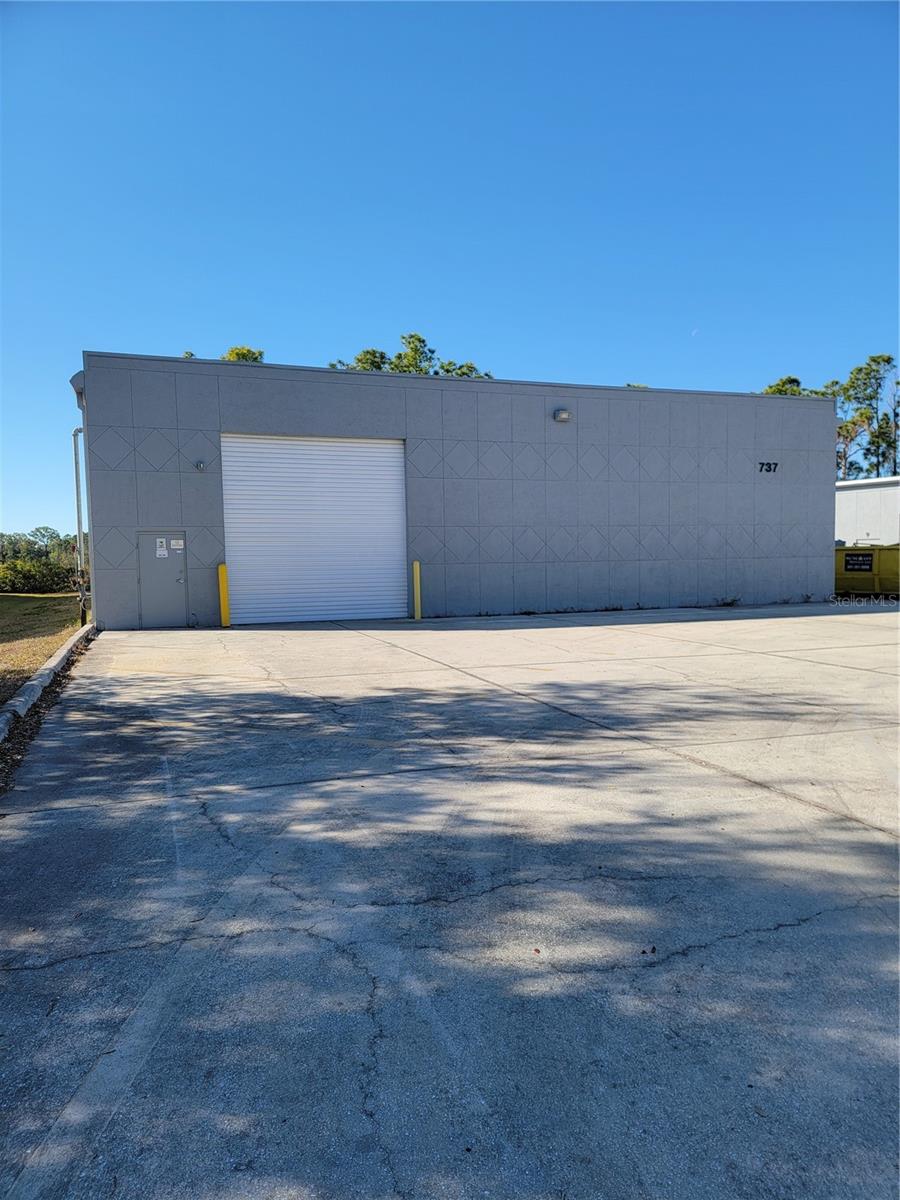 737 Commerce Dr — photo