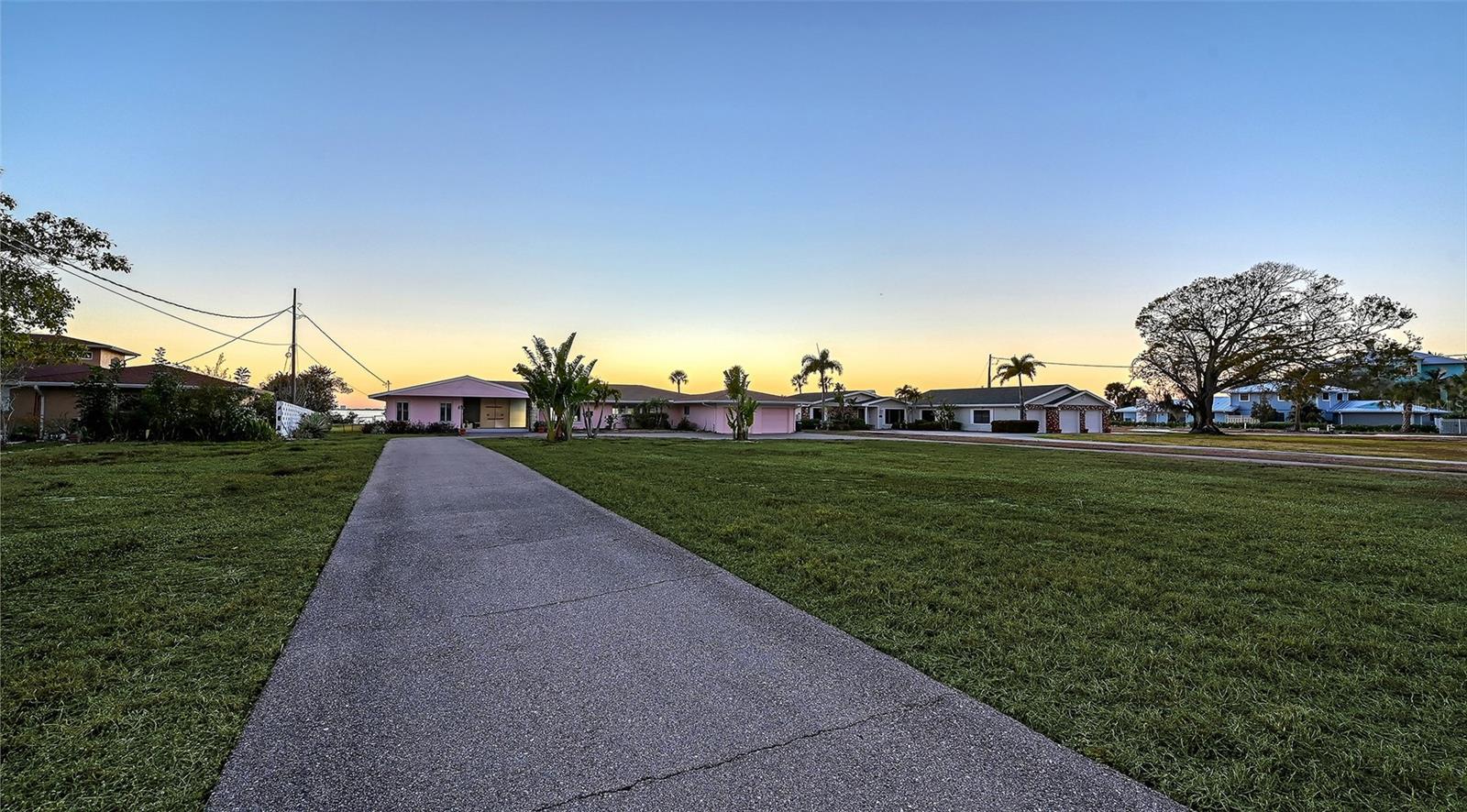 7322 Westmoreland Dr — photo