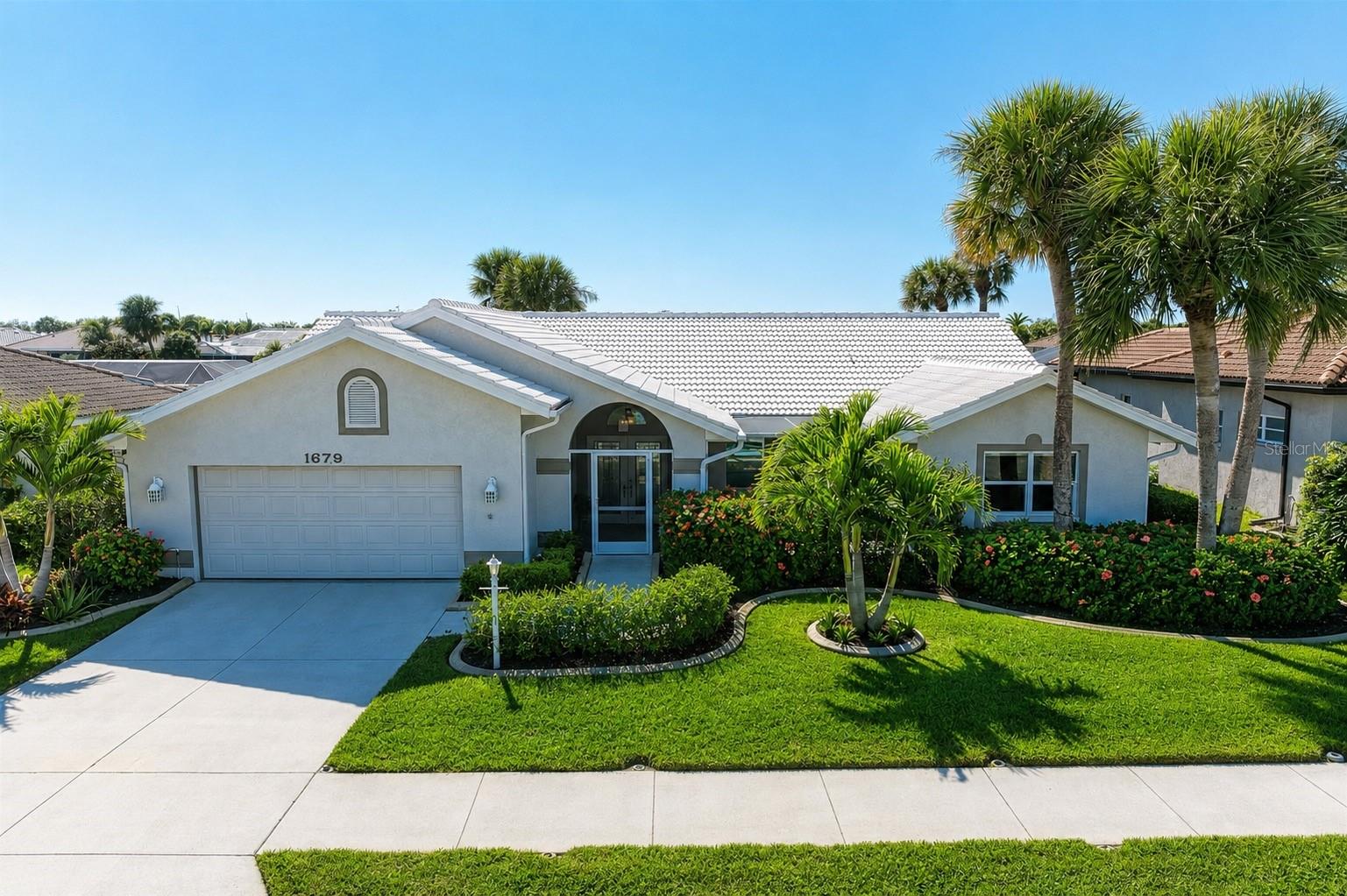 1679 Valley Dr — photo