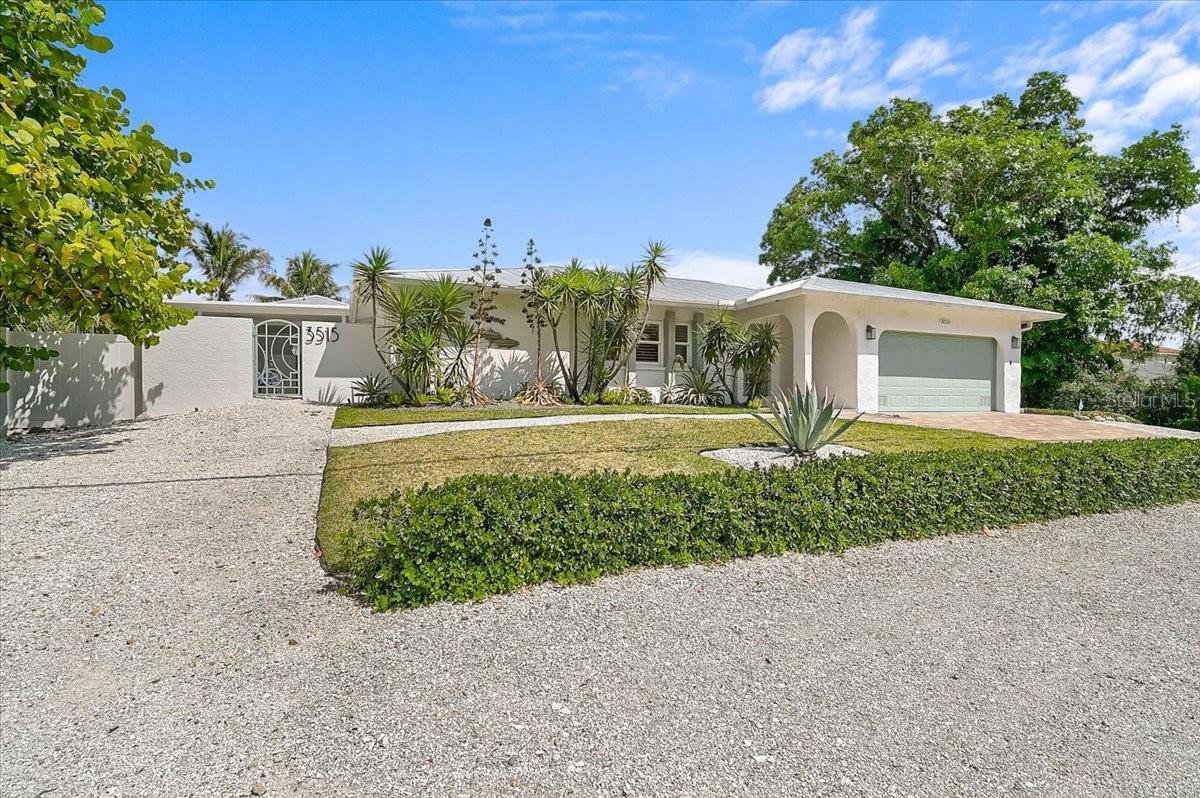 3515 La Paloma Ave — photo