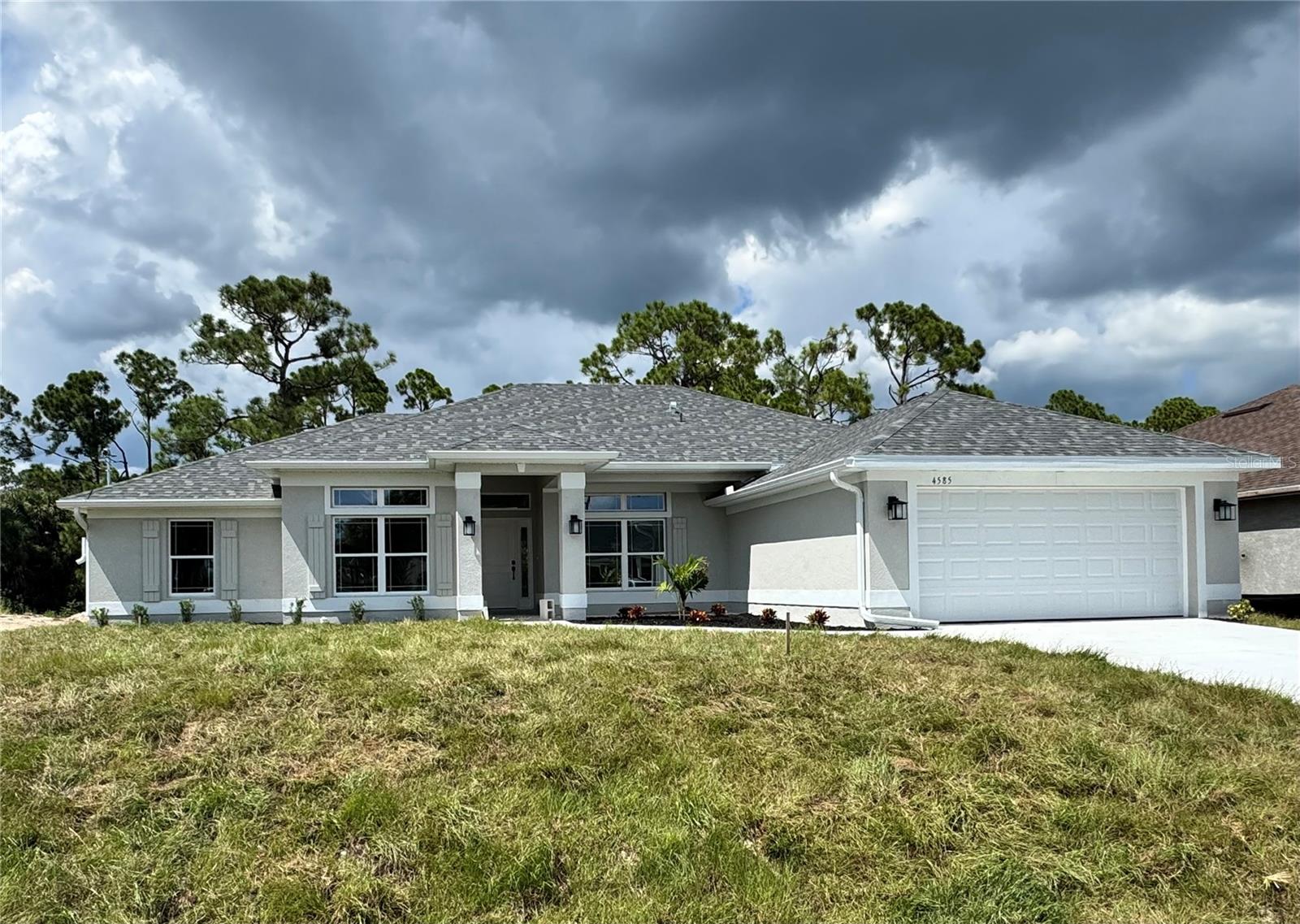 4585 Fernway Dr. — photo