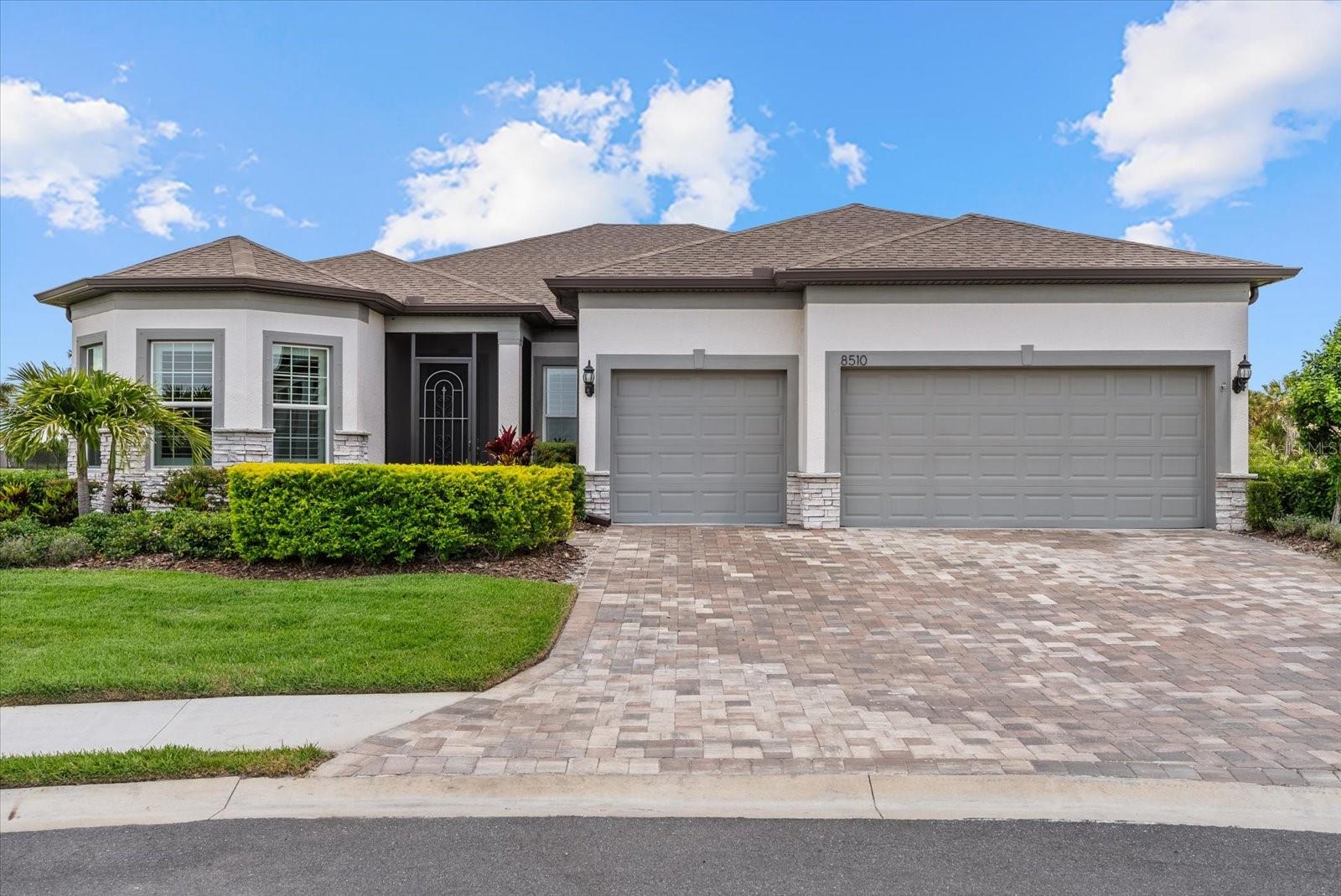 8510 Coastal Palms Gln — photo