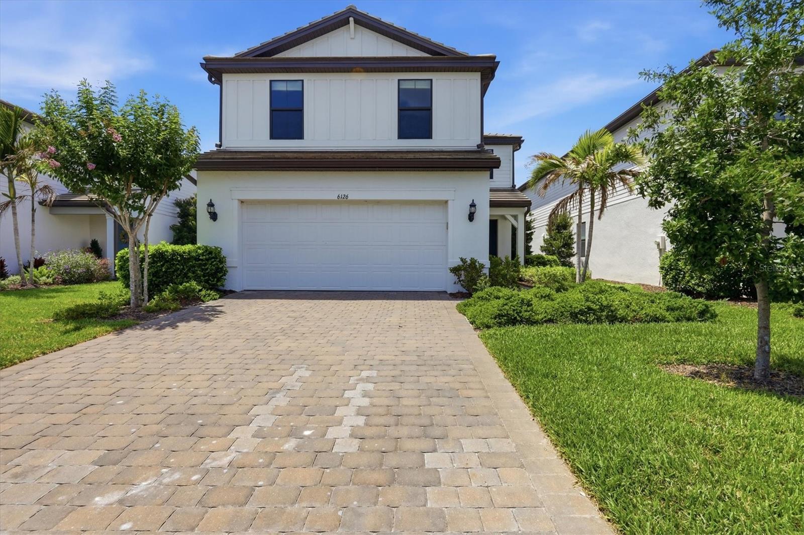 6126 Bluestar Ct — photo