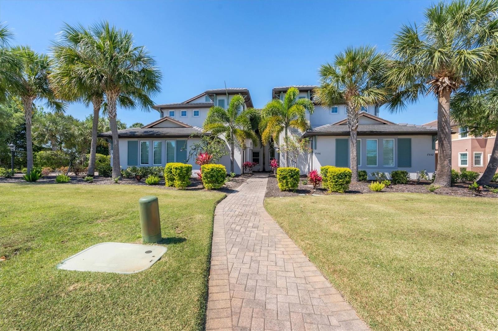 7564 Divot Loop — photo