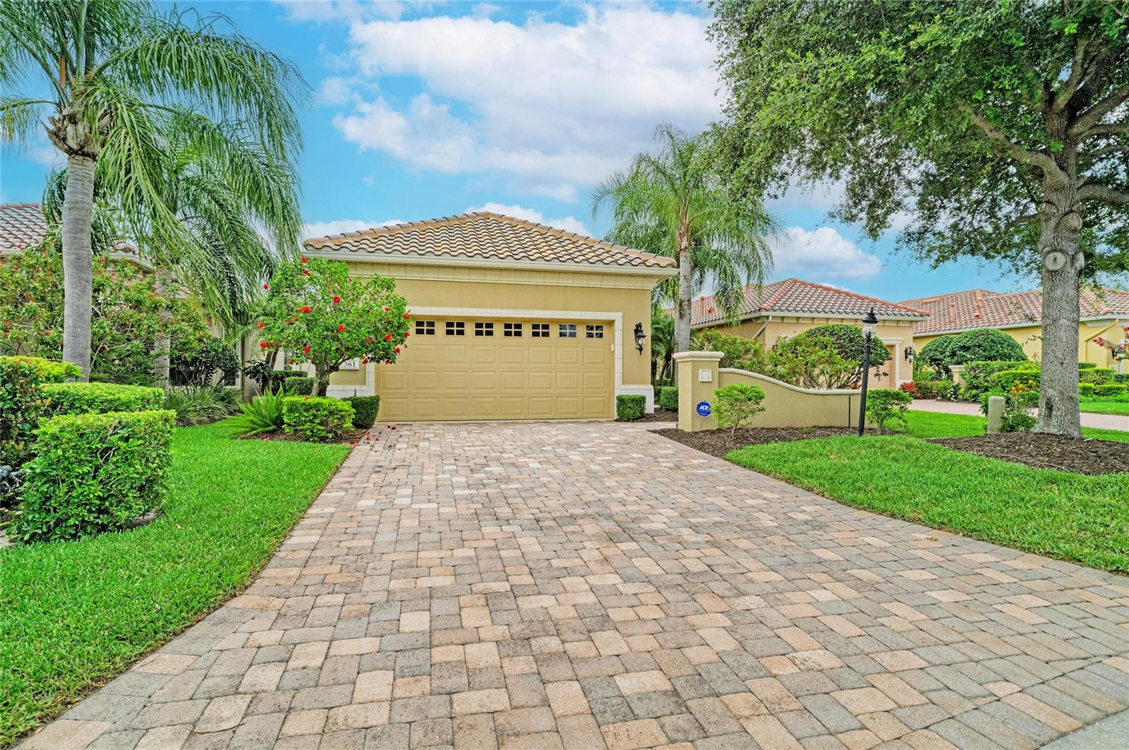 7361 Wexford Ct — photo