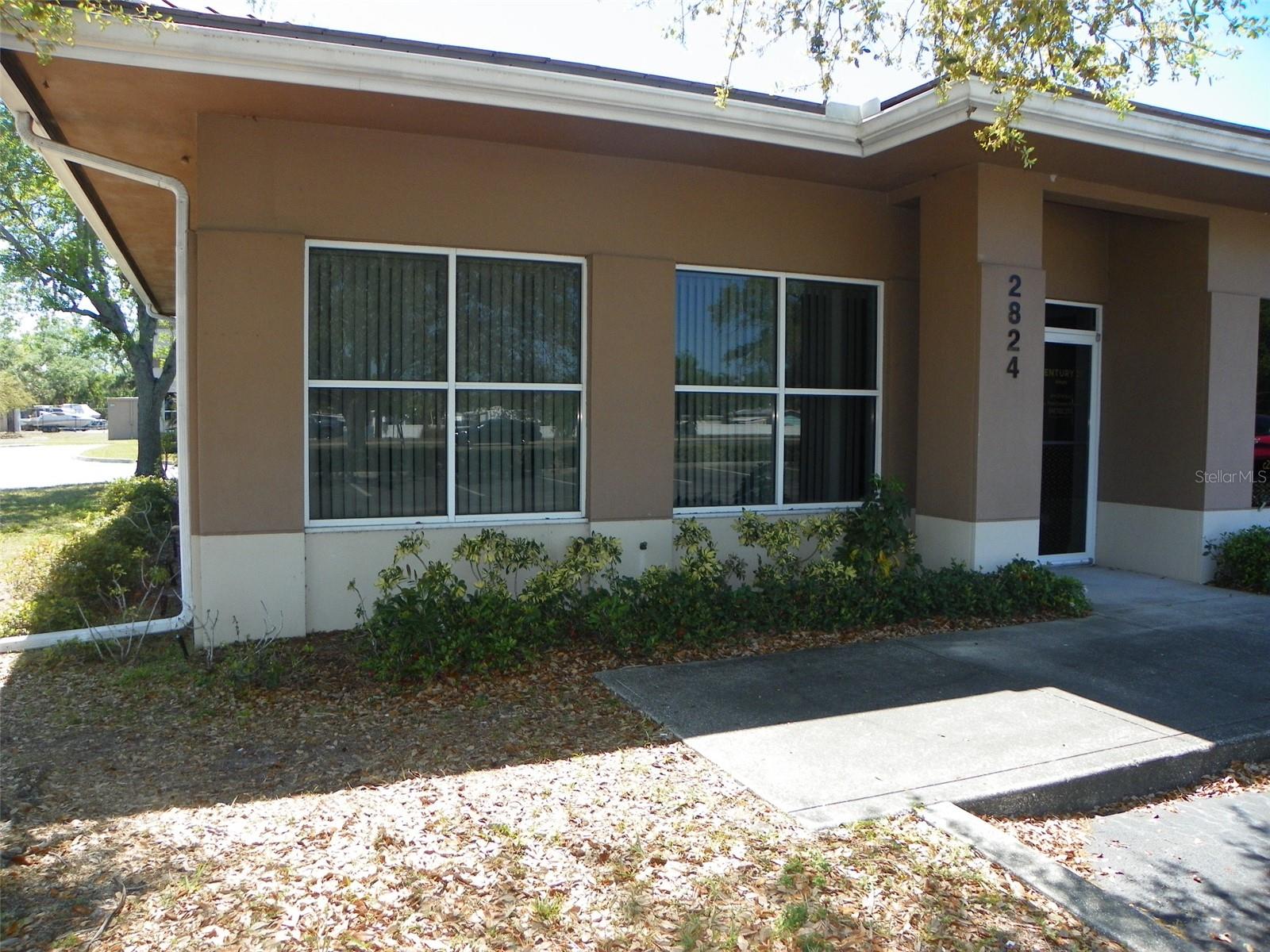 2824 Manatee Ave E — photo