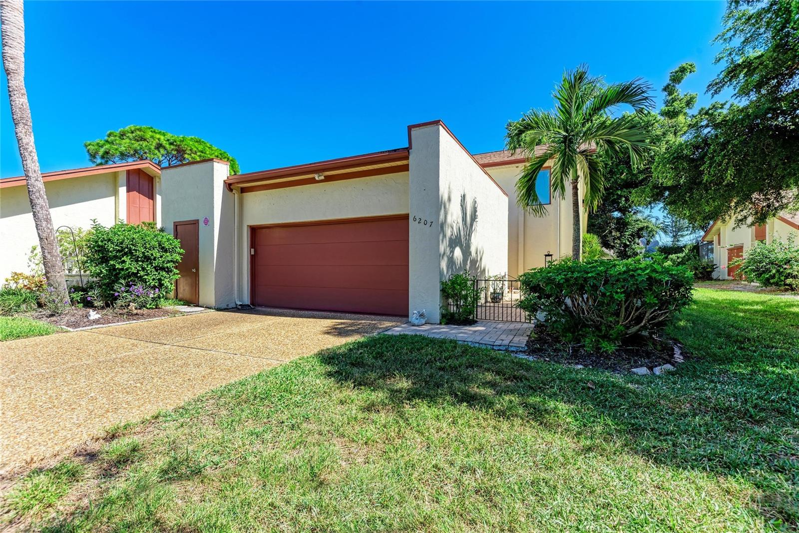 6207 Courtside Dr #23 — photo