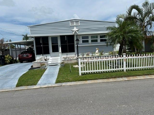 607 50th Avenue Ter W — photo