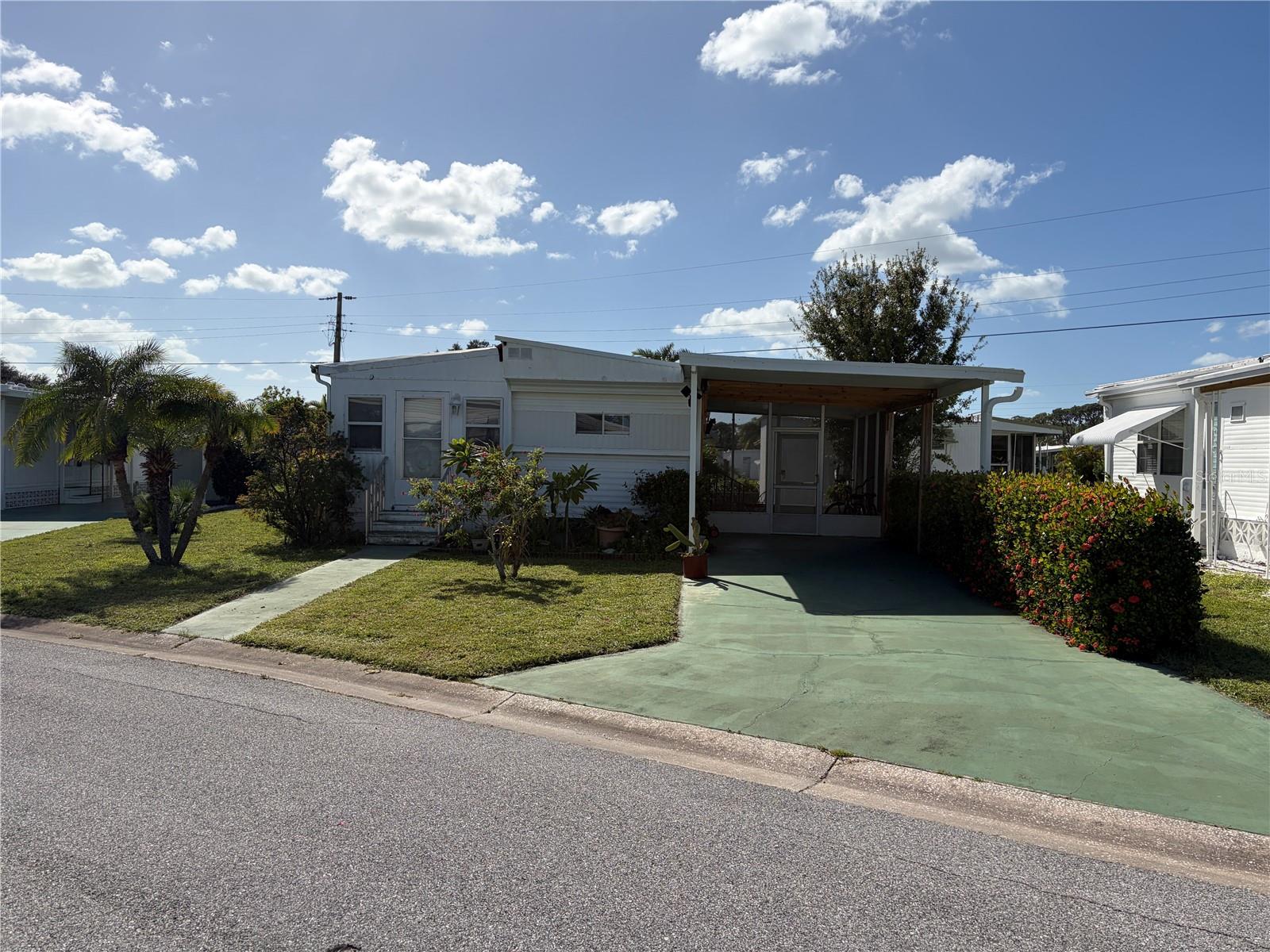 4949 Oakland Hills Ave — photo