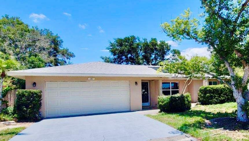 147 Hourglass Dr — photo
