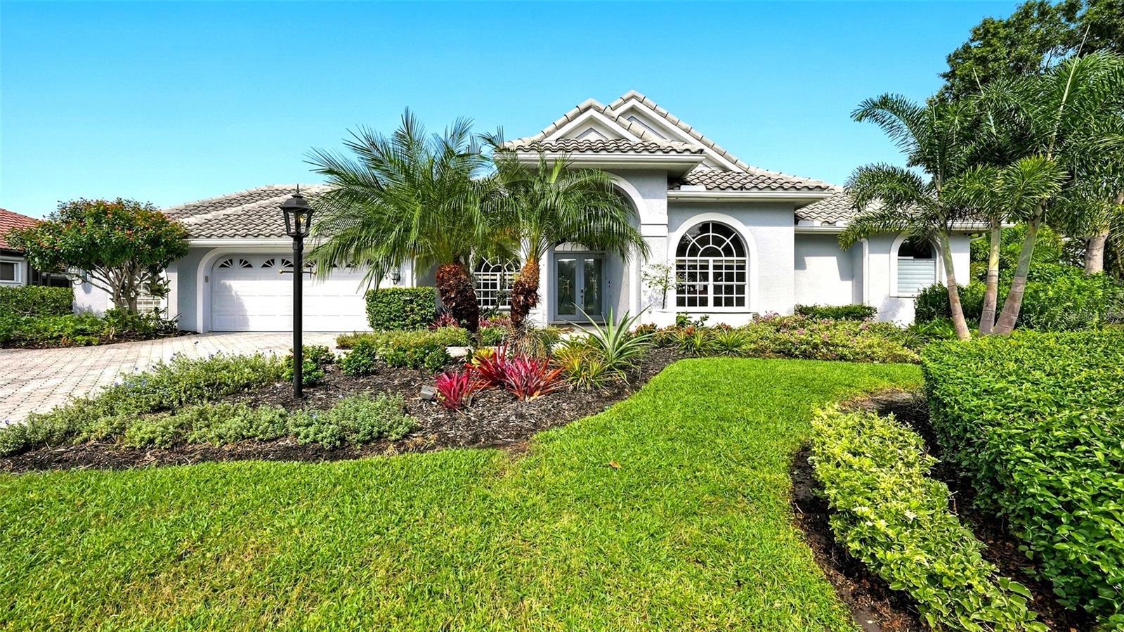 8136 Regents Ct — photo